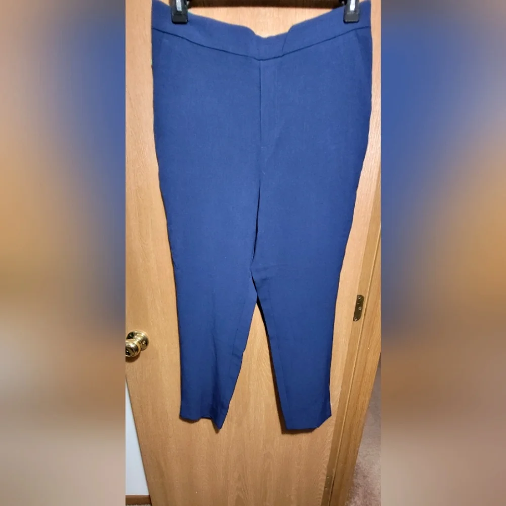NWT BANANA REPUBLIC Tapered Pull On Pant 12